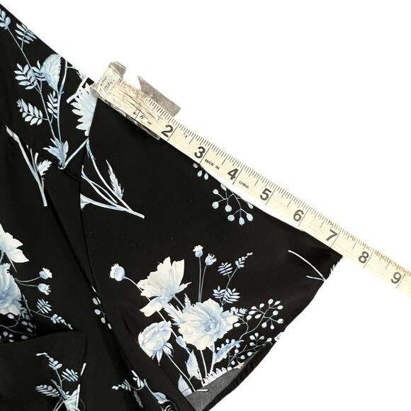 Torrid Harper Studio Blouse 5X Black Floral Crepe De Chine Flutter Career Casual - Picture 8 of 13